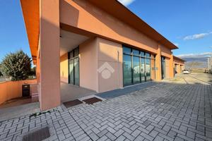 MONOLOCALE A CANNARA