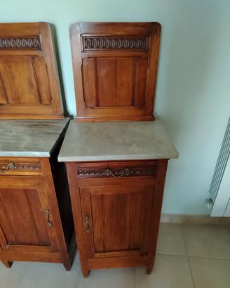 Comodini in legno antichi