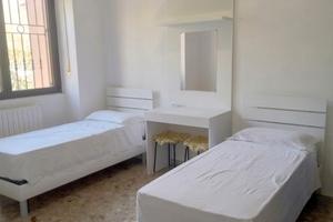 Ampia camera a verona da settembre - solo donne