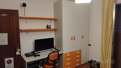 Armadio e scrivania cameretta