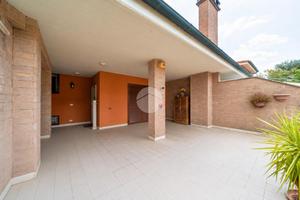 VILLA A SCHIERA A GUIDONIA MONTECELIO