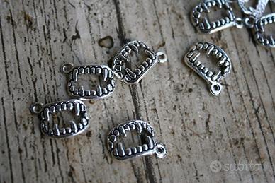 15 Ciondoli Denti Vampiro Charms Stile Gotico