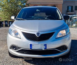 Lancia Ypsilon 1.2 69 CV 5 porte Platinum