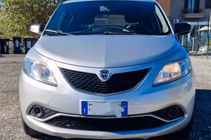 Lancia Ypsilon 1.2 69 CV 5 porte Platinum