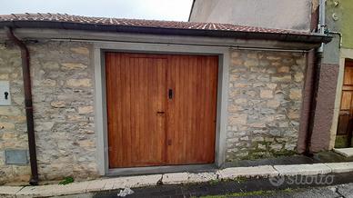 Portone basculante per garage