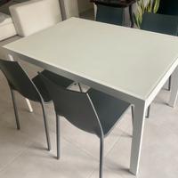 Tavolo Calligaris e sedie Bontempi