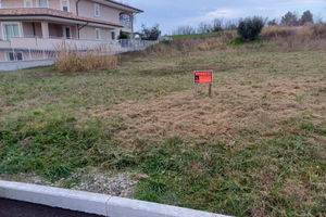 Terreno edificabile oltre 750 mq. Folignano