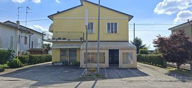 Casa indipendente di 225 m² con più di 5 locali e 