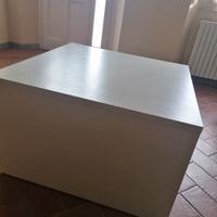 Capiente contenitore salotto