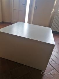 Capiente contenitore salotto