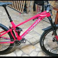 bici
Titolo: Mondraker Taglia M – Freni XT doppio 