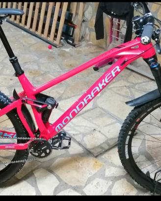 bici
Titolo: Mondraker Taglia M – Freni XT doppio 