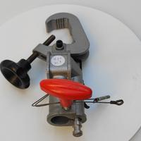 Gancio da americana per faro sospeso.