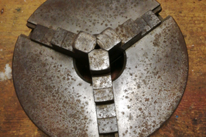 Mandrino Autocentrante Plateau mors. indipendenti