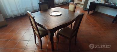 Tavolo legno salone