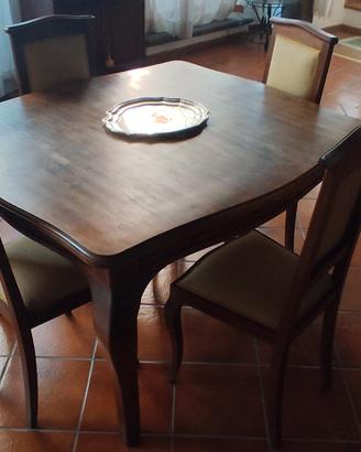Tavolo legno salone