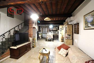 Villa di 160 m² con più di 5 locali e box auto a T