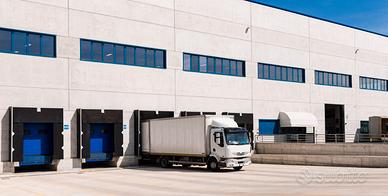 Capannone custodito h24 mq 1000 con 3 banchine