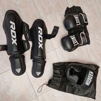 Guantoni, caschetto e paratibia per box/muay thai