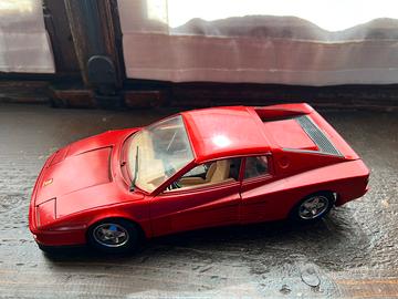 Modellino Ferrari Testarossa 1984 scala 1:18
