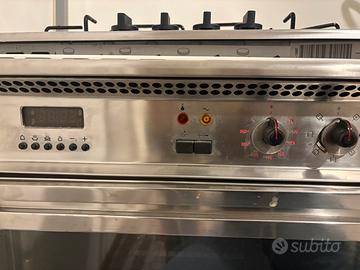 Forno, piano cottura, lavello e lavastoviglie