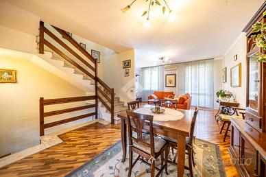 VILLA A SCHIERA A REGGIO NELL'EMILIA