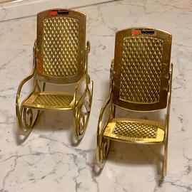 Coppia sedie a dondolo in ottone in miniatura