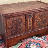 Cassa dipinta antica