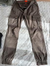 Pantaloni superdry