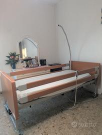 Letto sanitario elettrico da degenza + materasso a