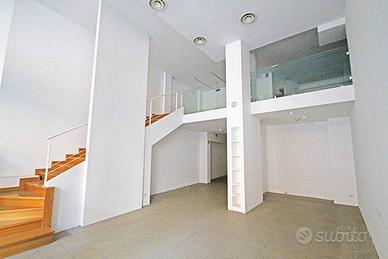 Immobile di 170 m² con 2 locali a Bergamo
