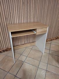 Scrivania bianca e rovere con cassetto