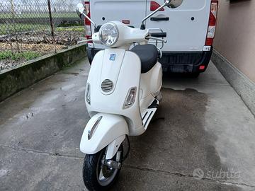 vespa 125.LX IE Bella 