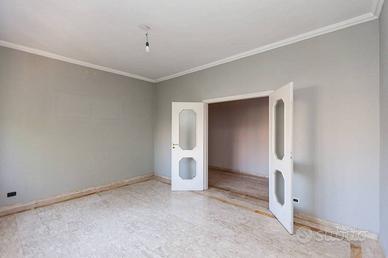 Appartamento di 100 m² con 4 locali a Torino