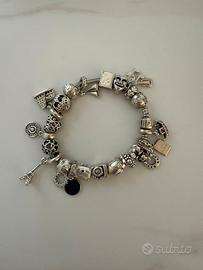 Braccialetto pandora completo di 23 charme