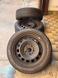 4 cerchi acciaio 205/55 R16 VW Golf + Pirelli M+S