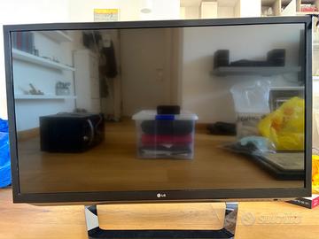 LG Smart TV 42” Full HD Cinema 3D + 4 occhiali 3D