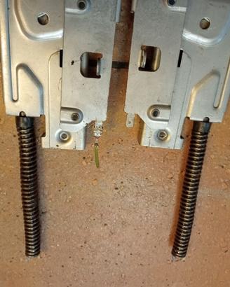 Cerniere lavastoviglie Indesit Whirlpool