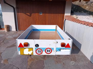 Carrello traino con targa e libretto