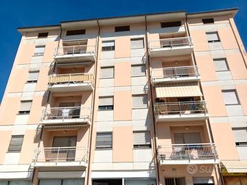 Luna e Sole, Via Cottoni