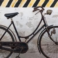 Varie bici bianchi Umberto dei vecchie vintage