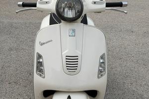 Vespa 300