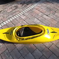 Canoa in polietilene