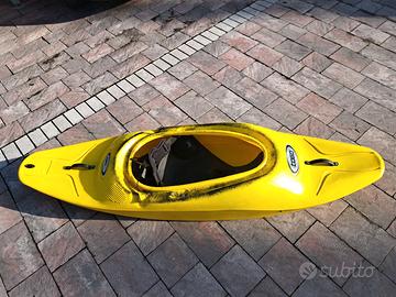 Canoa in polietilene