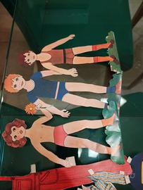 lotto bambola di carta con vestiti 