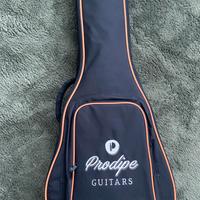 Chitarra con custodia