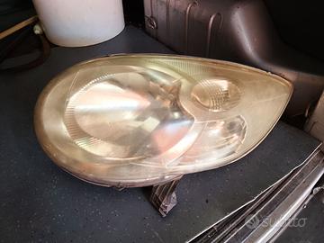 Faro Citroen C1 da lucidare