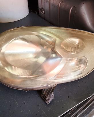 Faro Citroen C1 da lucidare