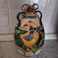 Uovo decorato in ceramica