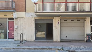 Garage per uso commerciale